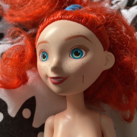 Brave Merida doll (no clothes or shoes) - Picture 5 of 5